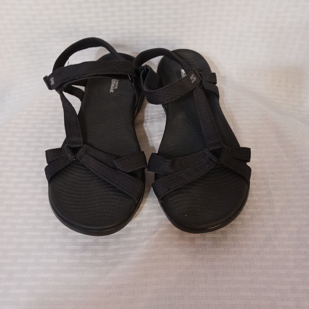Skechers yoga max